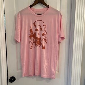 Dolly Parton  Pink Graphic Women's Short Sleeve Tee